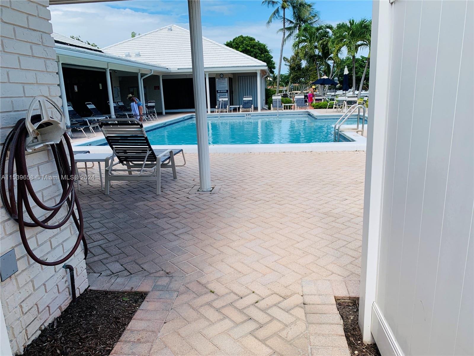180 Cypress Club Dr # 822