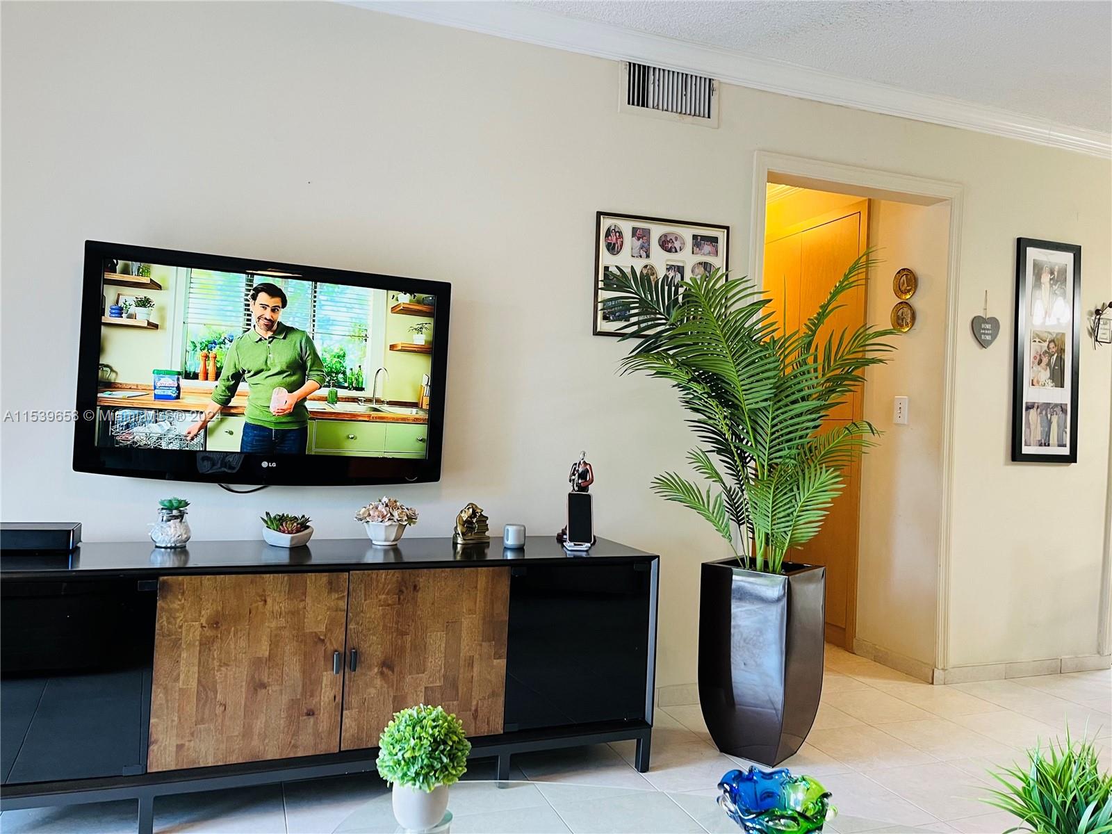 180 Cypress Club Dr # 822