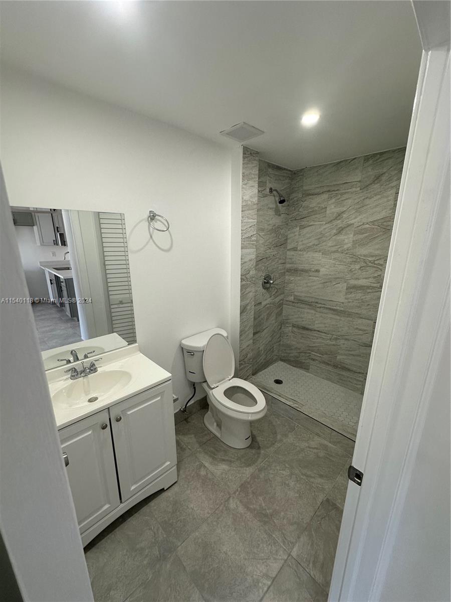 2719 Lincoln St # 7 Unit: 1-7