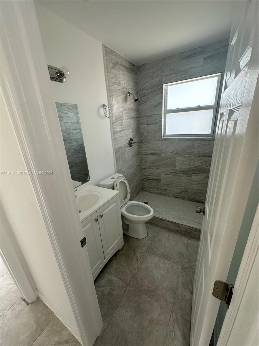 2719 Lincoln St # 7 Unit: 1-7