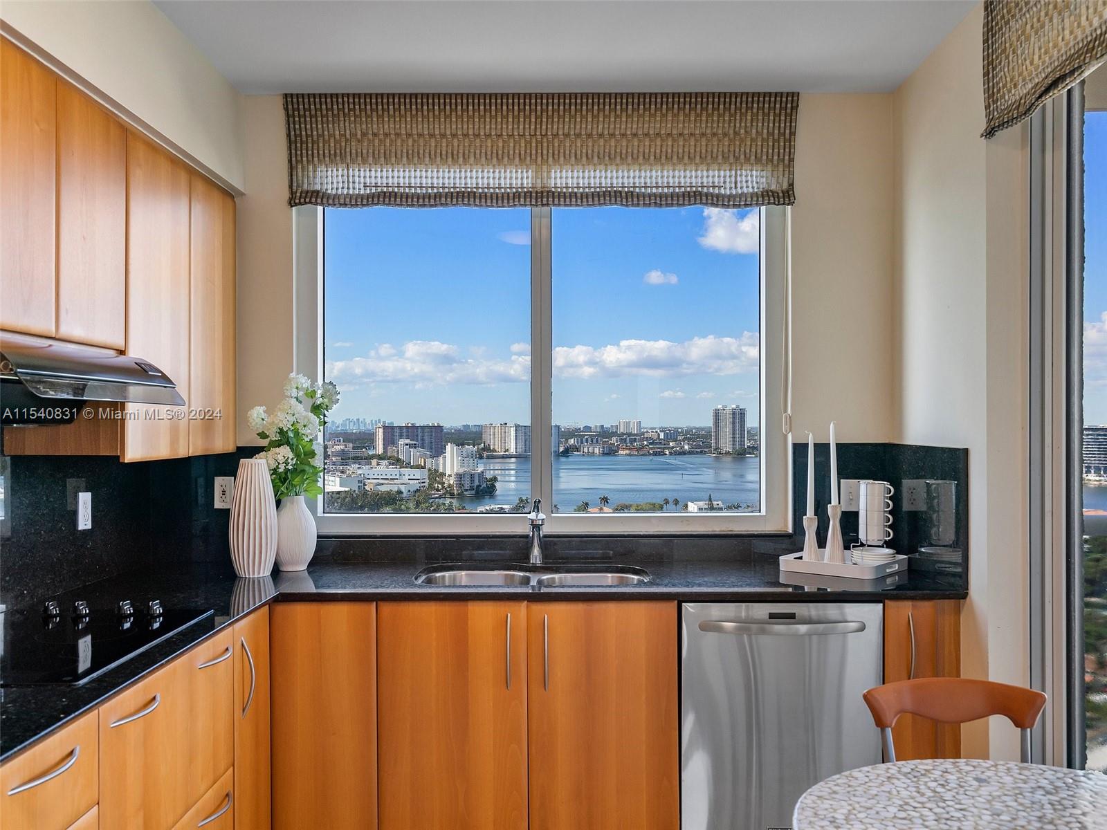 19111 Collins Ave # 2207