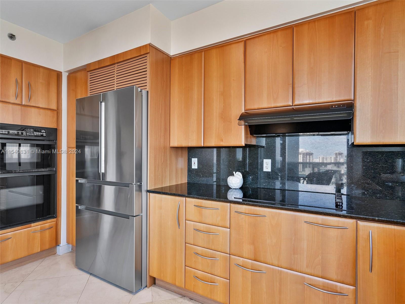 19111 Collins Ave # 2207