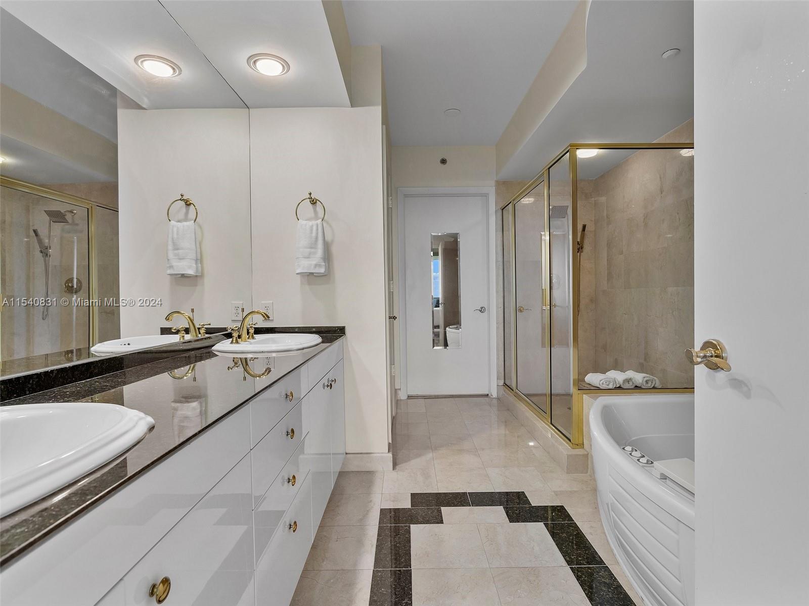 19111 Collins Ave # 2207