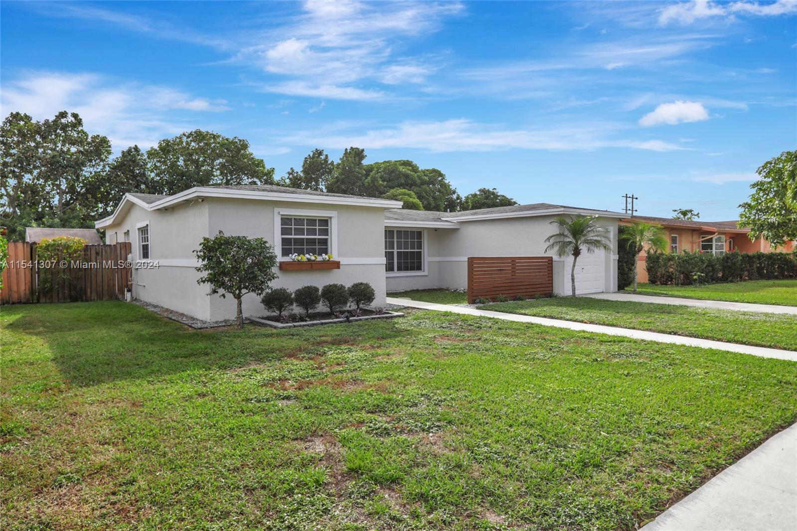 6960 NW 7th Ct