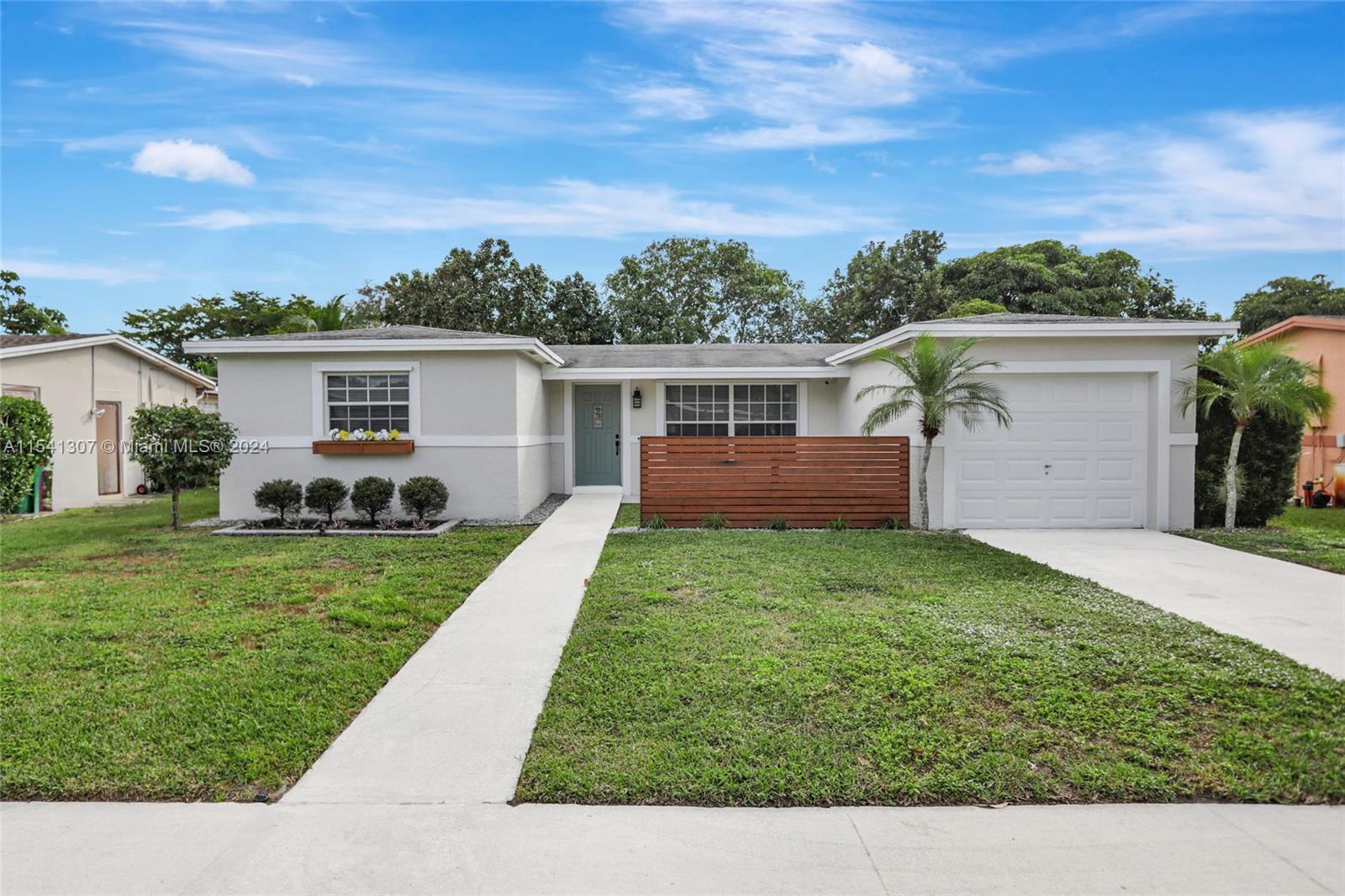 6960 NW 7th Ct