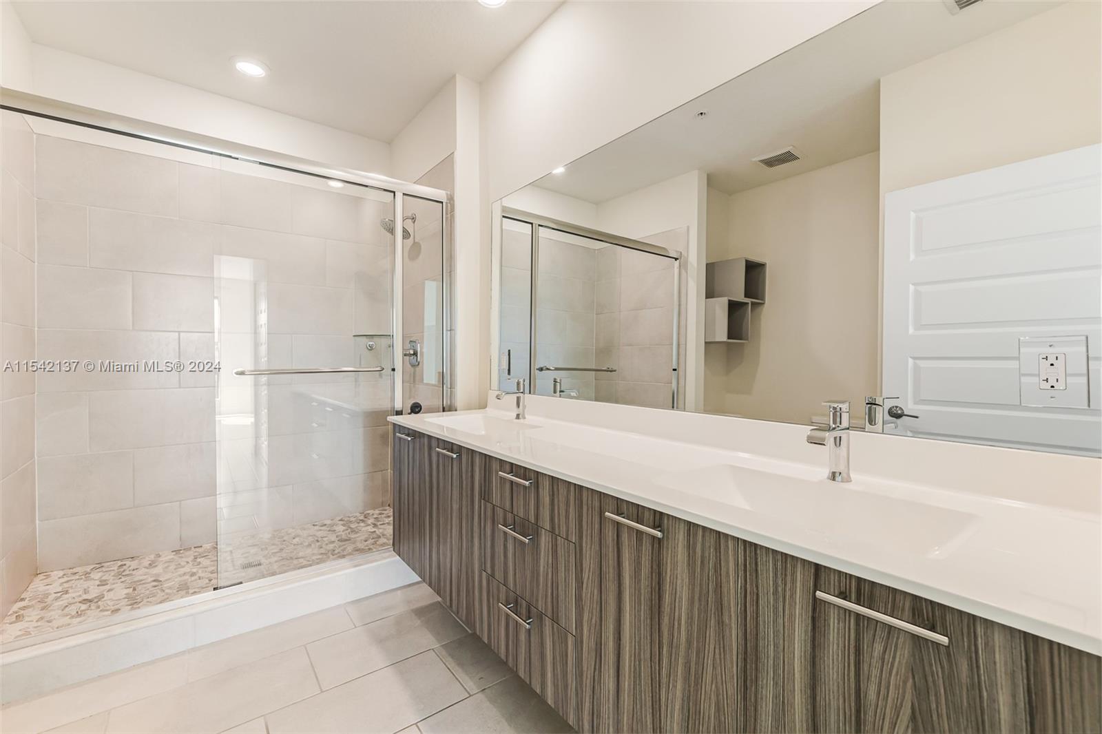 8301 NW 41st St # 401 Unit: B-401