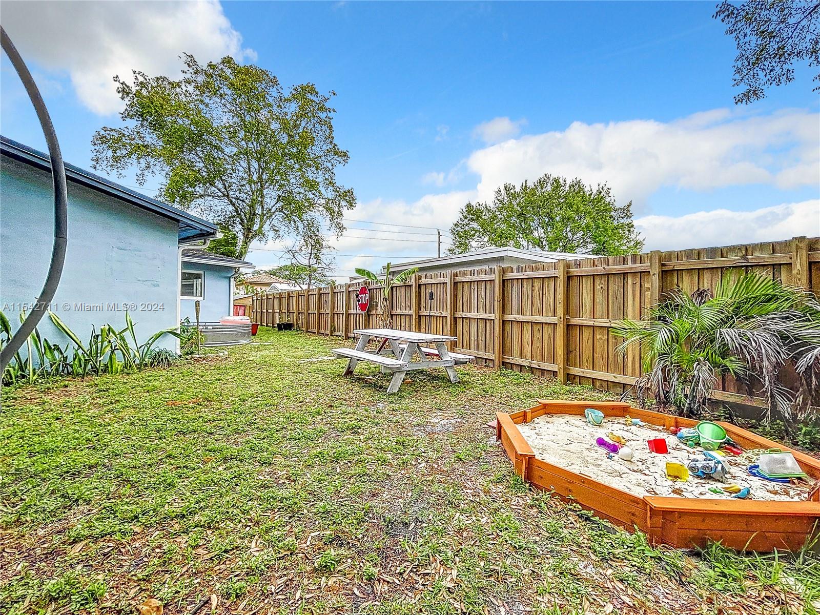 3637 Riverland Rd