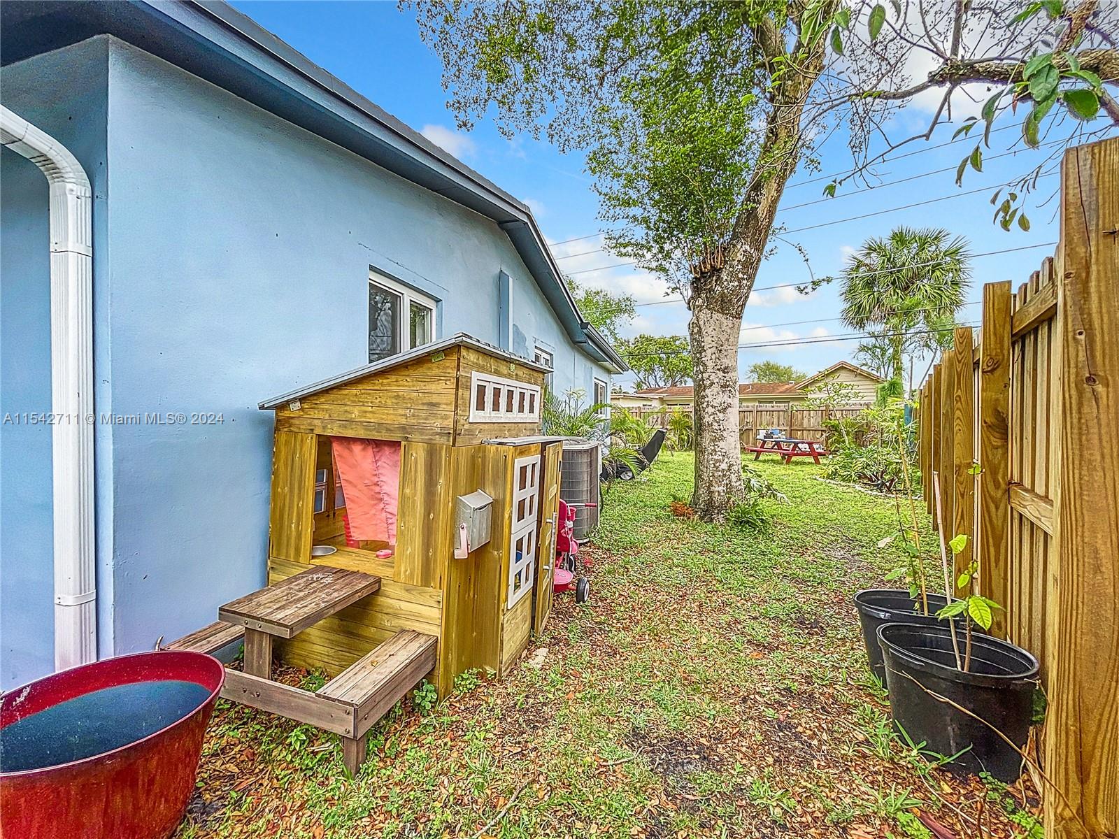 3637 Riverland Rd