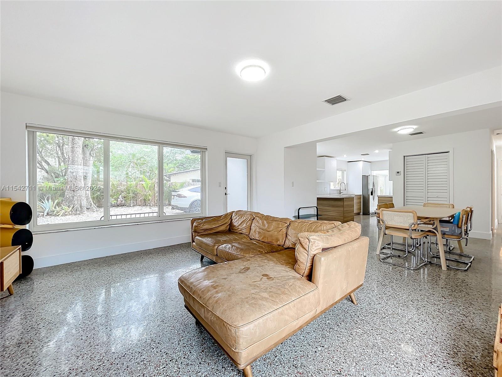 3637 Riverland Rd