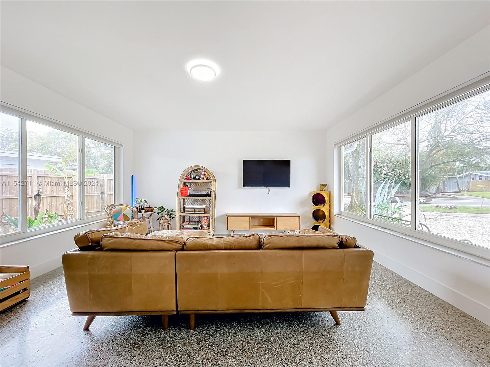 3637 Riverland Rd