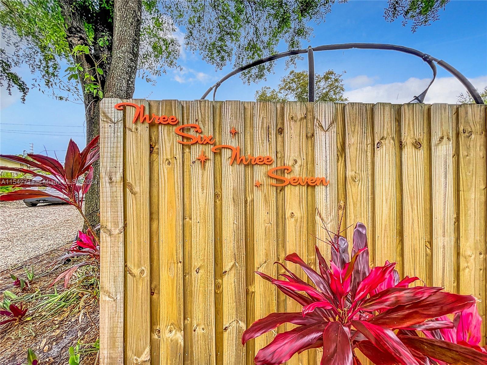 3637 Riverland Rd