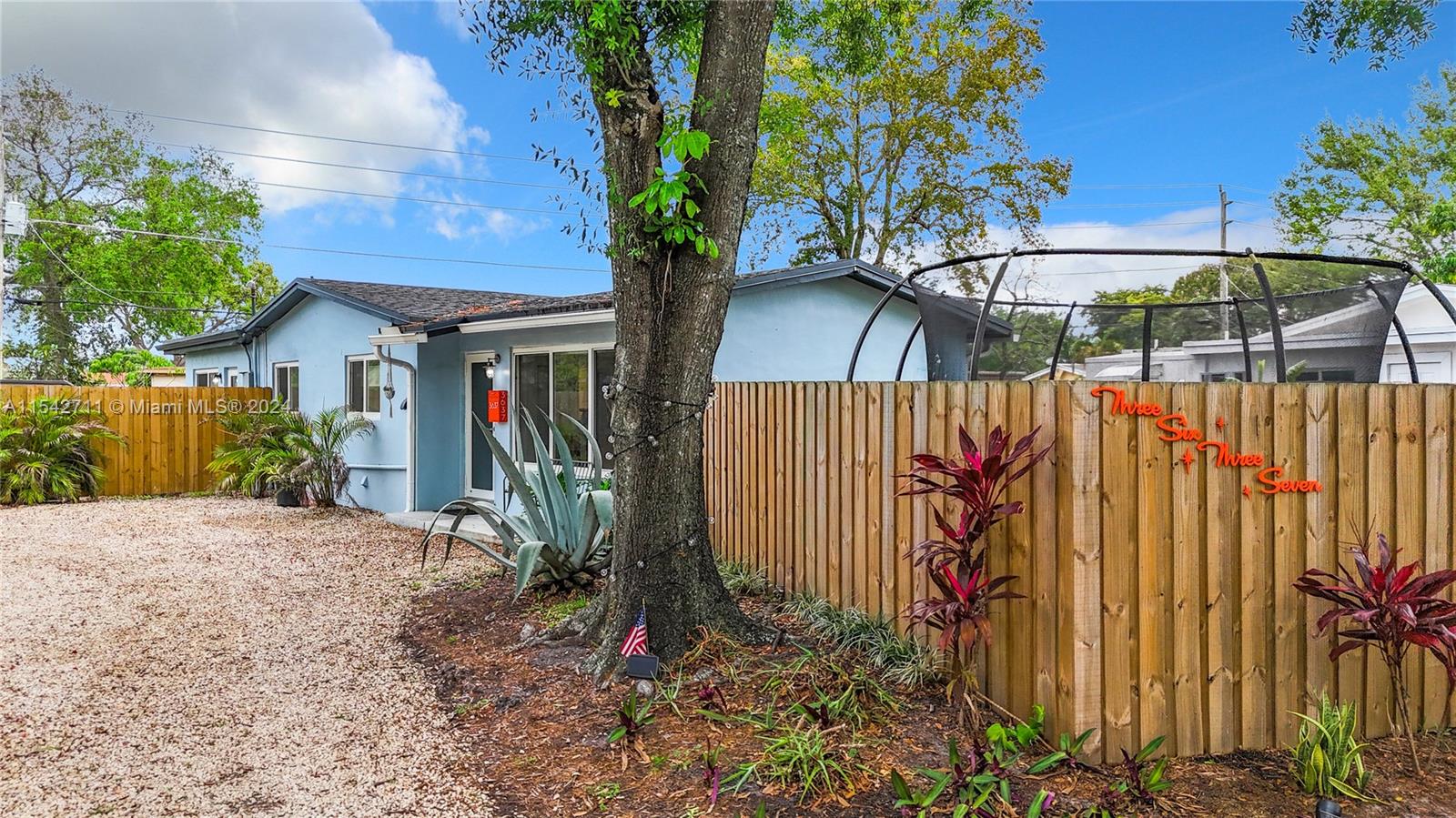 3637 Riverland Rd