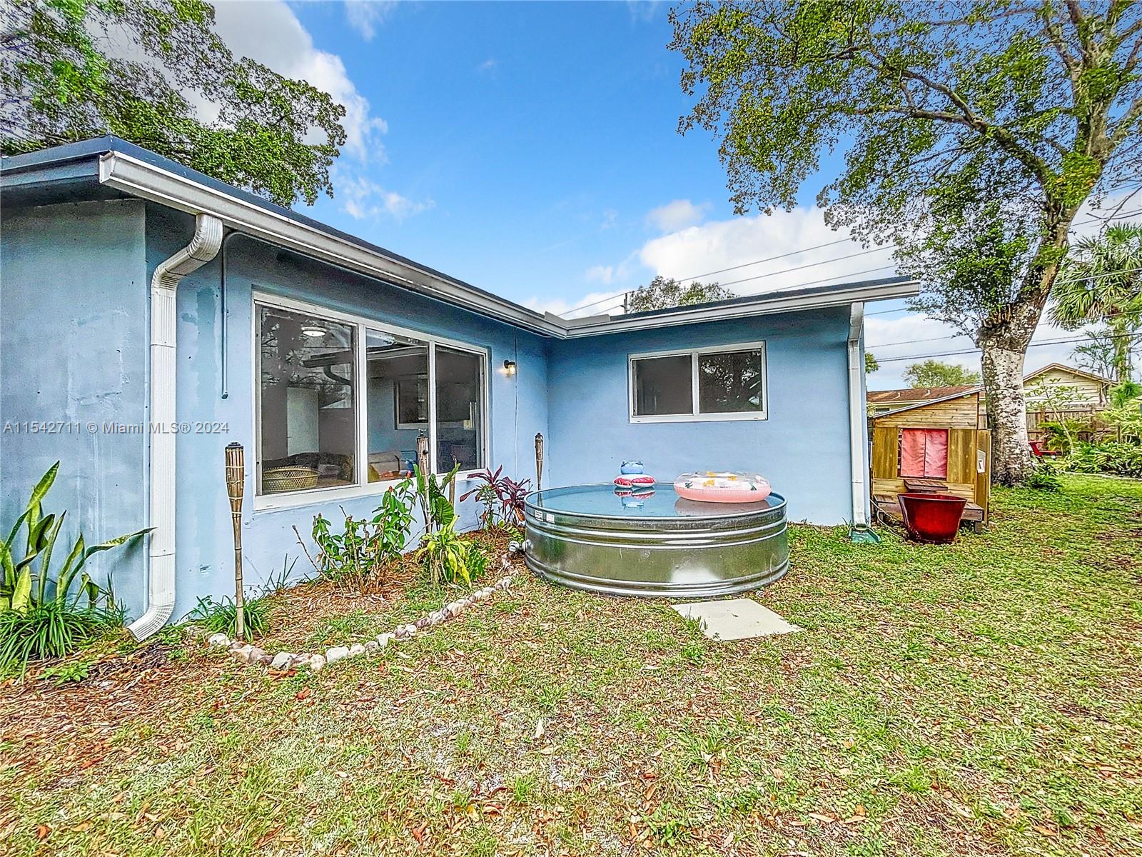 3637 Riverland Rd