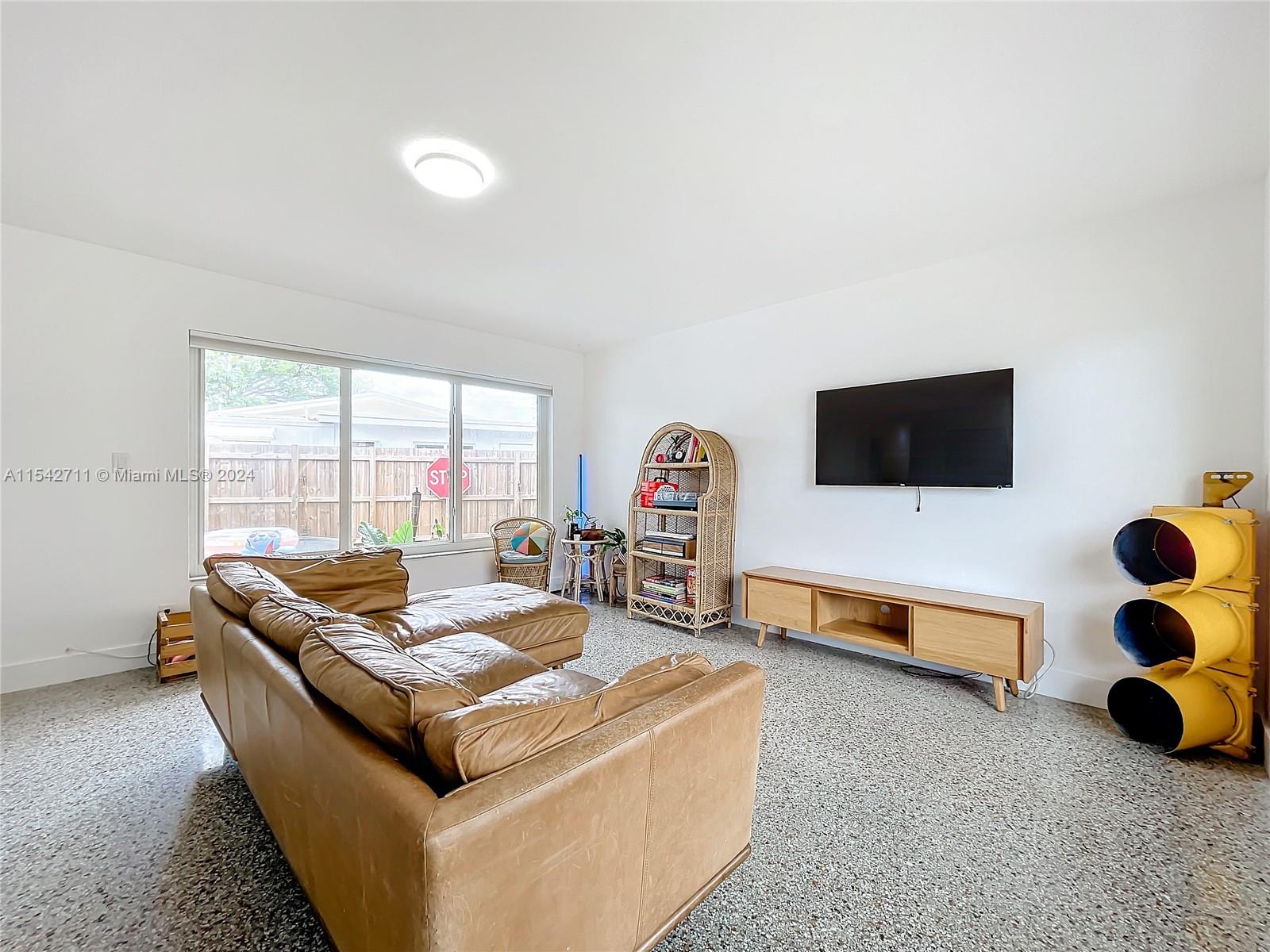 3637 Riverland Rd
