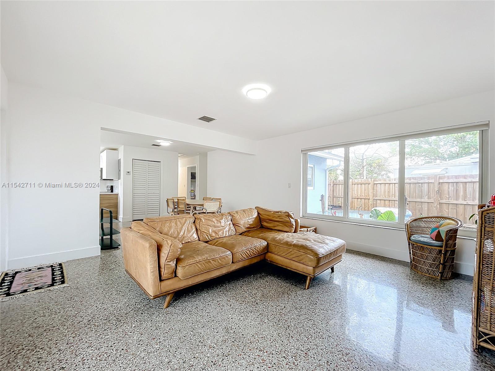 3637 Riverland Rd