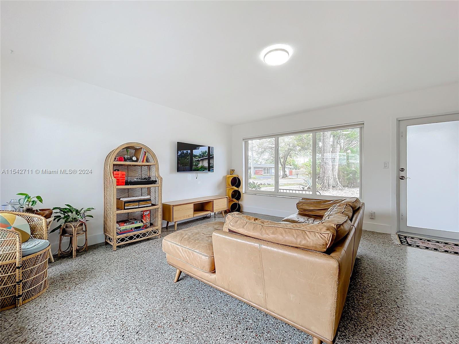 3637 Riverland Rd