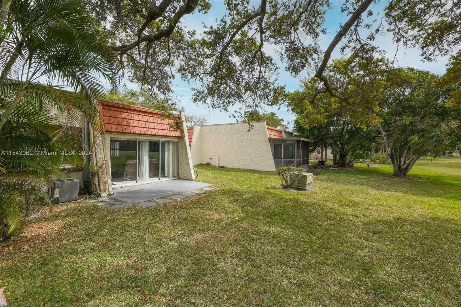 6553 NW 99th Ave # A20