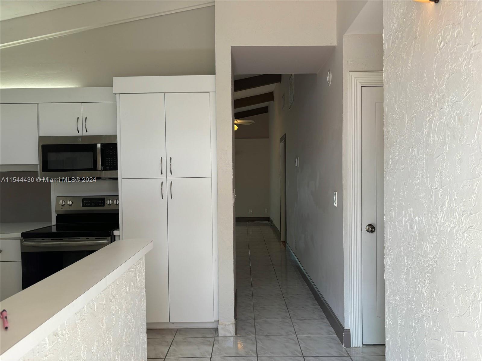 122 Briarwood Cir # 1 Unit: 4-1