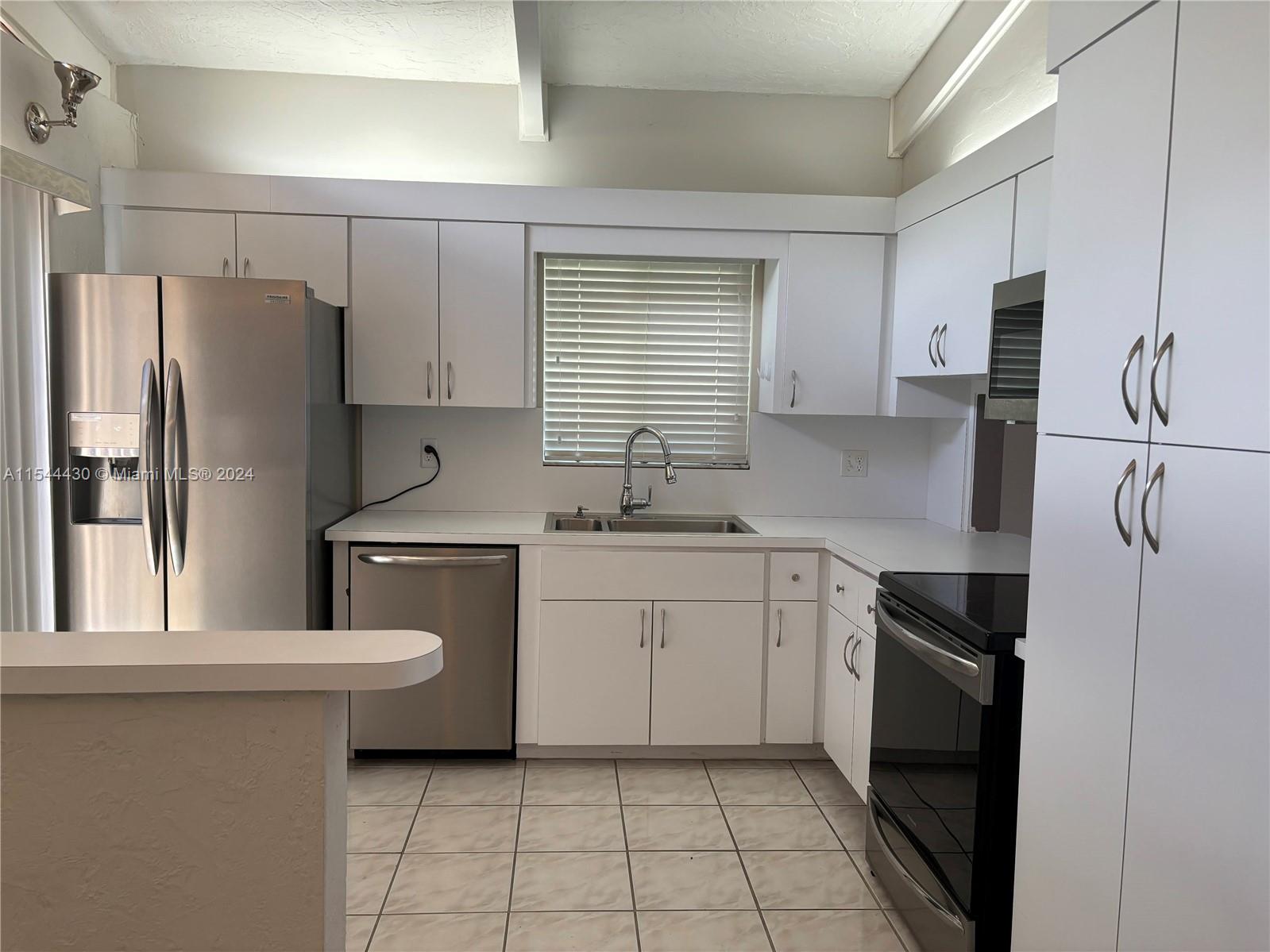 122 Briarwood Cir # 1 Unit: 4-1