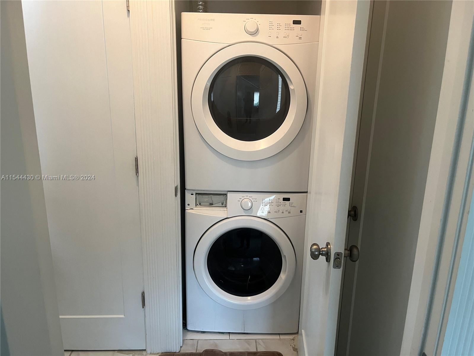 122 Briarwood Cir # 1 Unit: 4-1