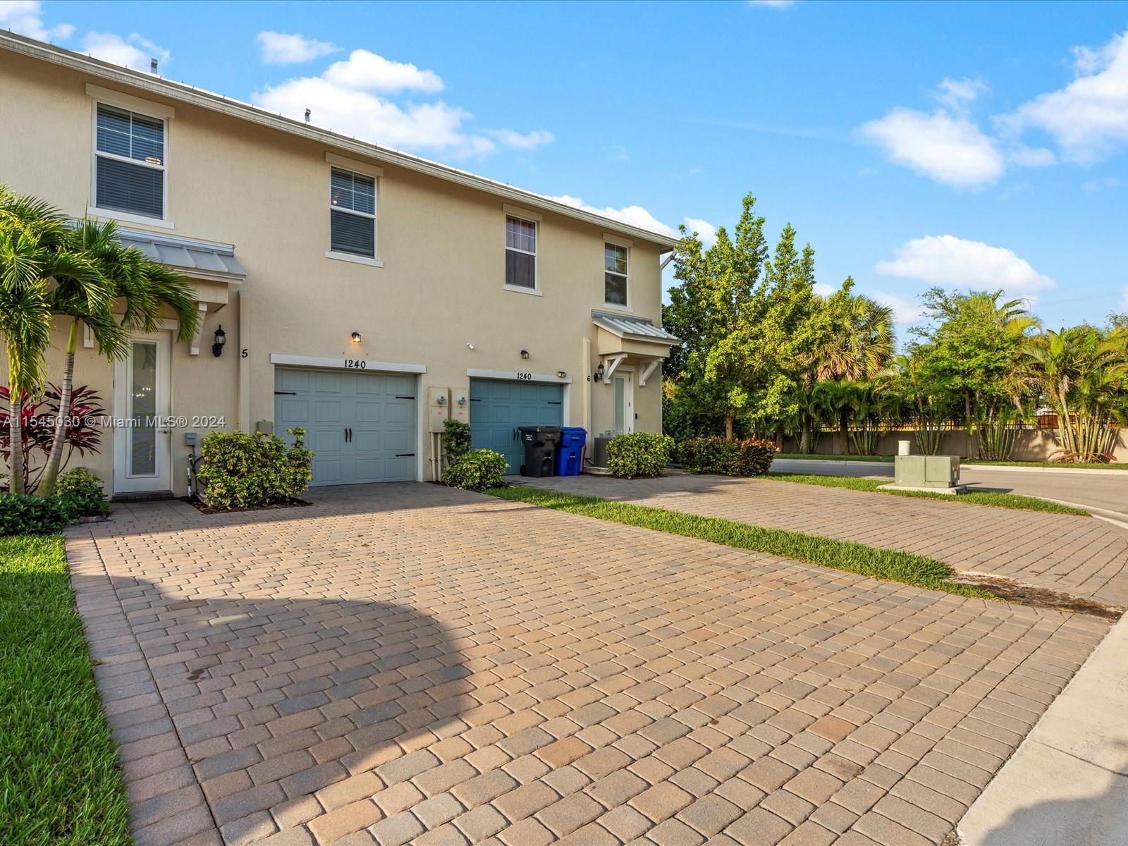 1240 Eucalyptus Dr # 5