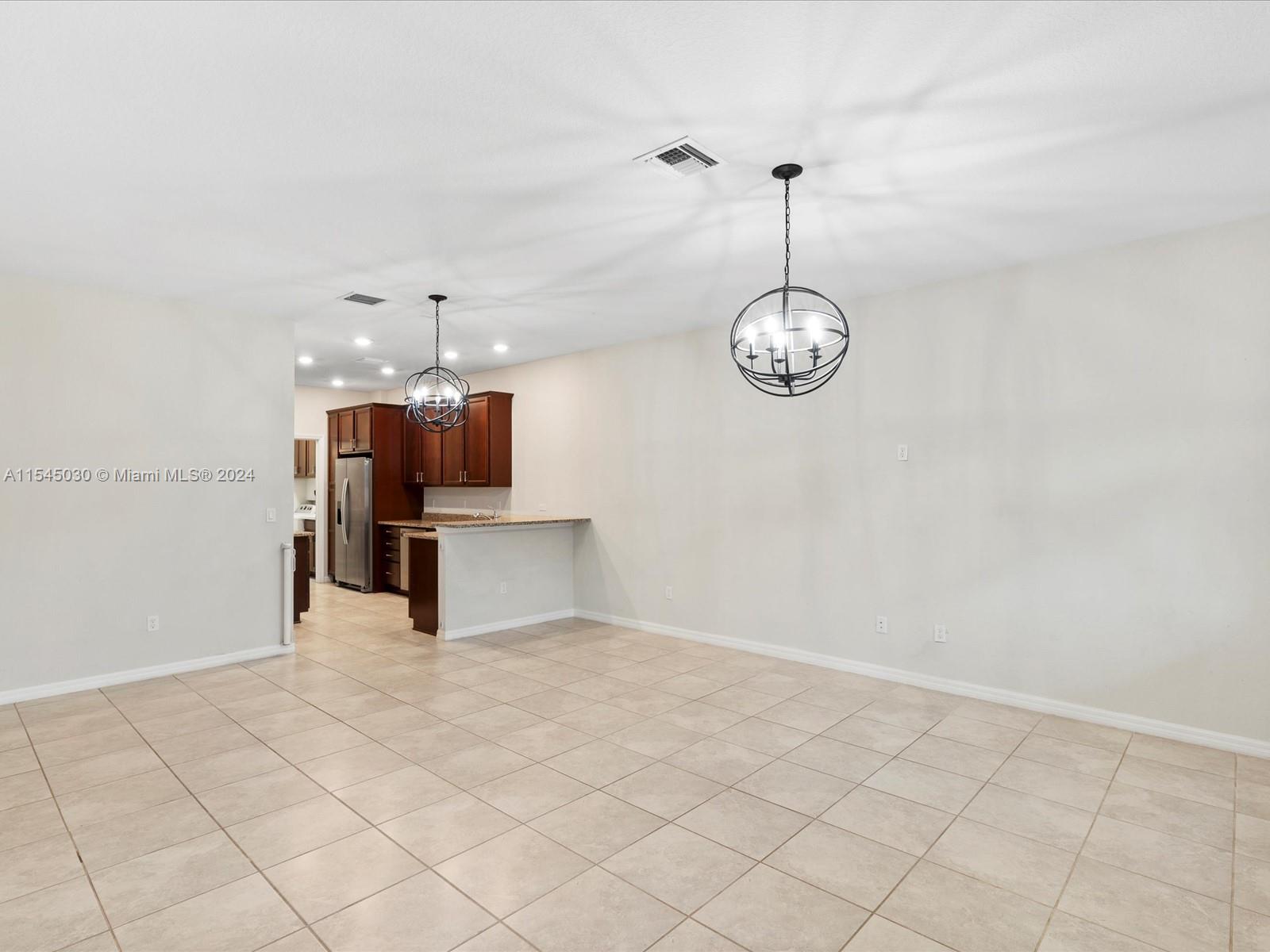 1240 Eucalyptus Dr # 5