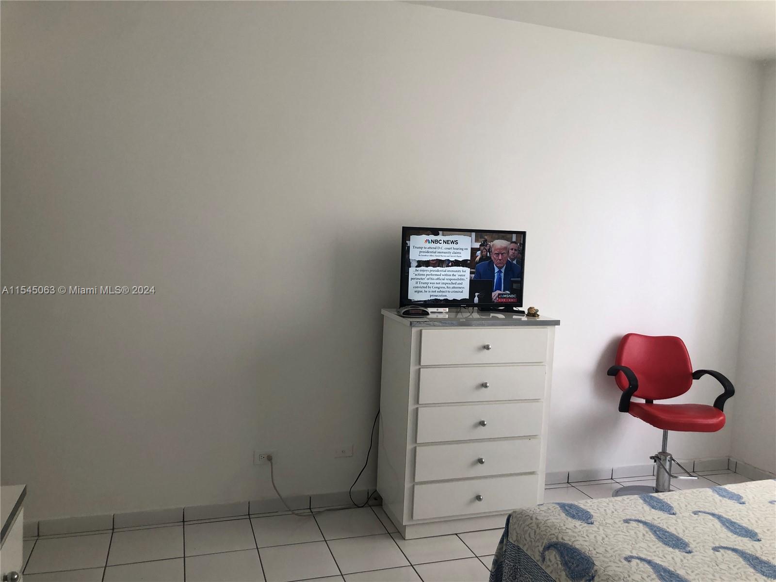 5005 Collins Ave # 1523