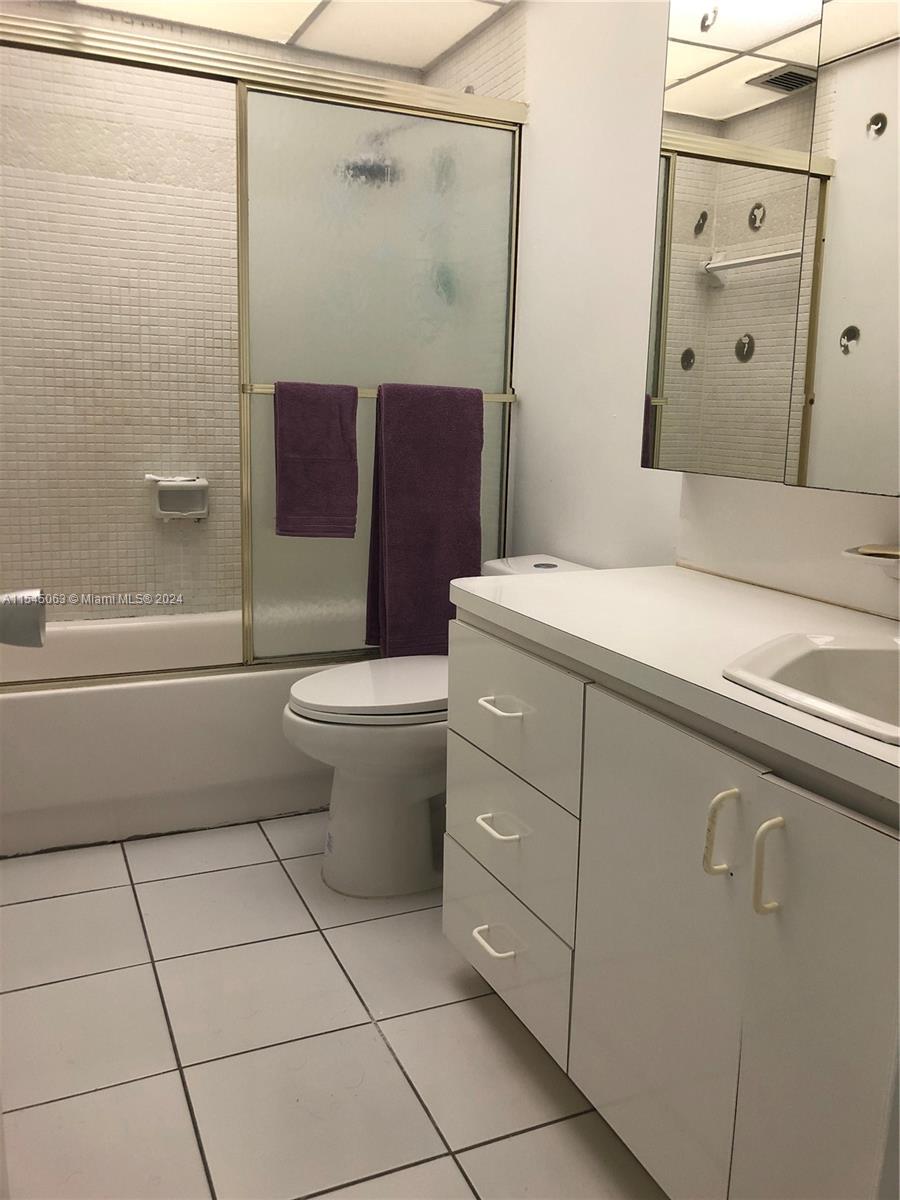 5005 Collins Ave # 1523