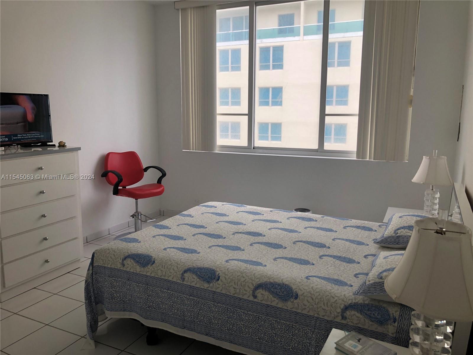 5005 Collins Ave # 1523