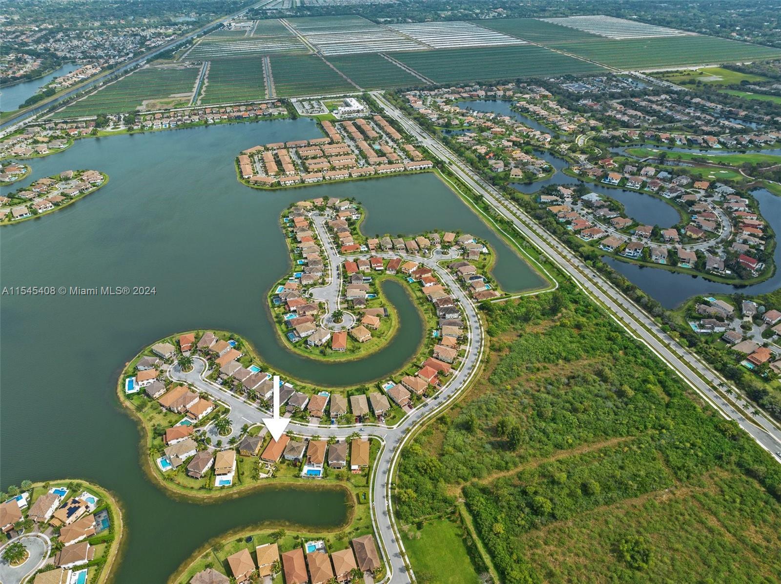 8561 Lakeside Bnd