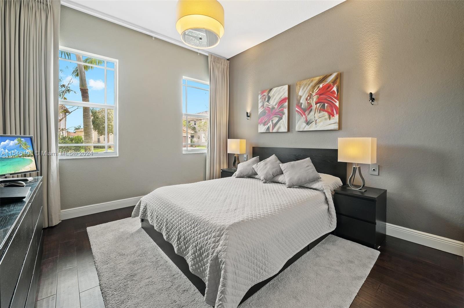 8561 Lakeside Bnd