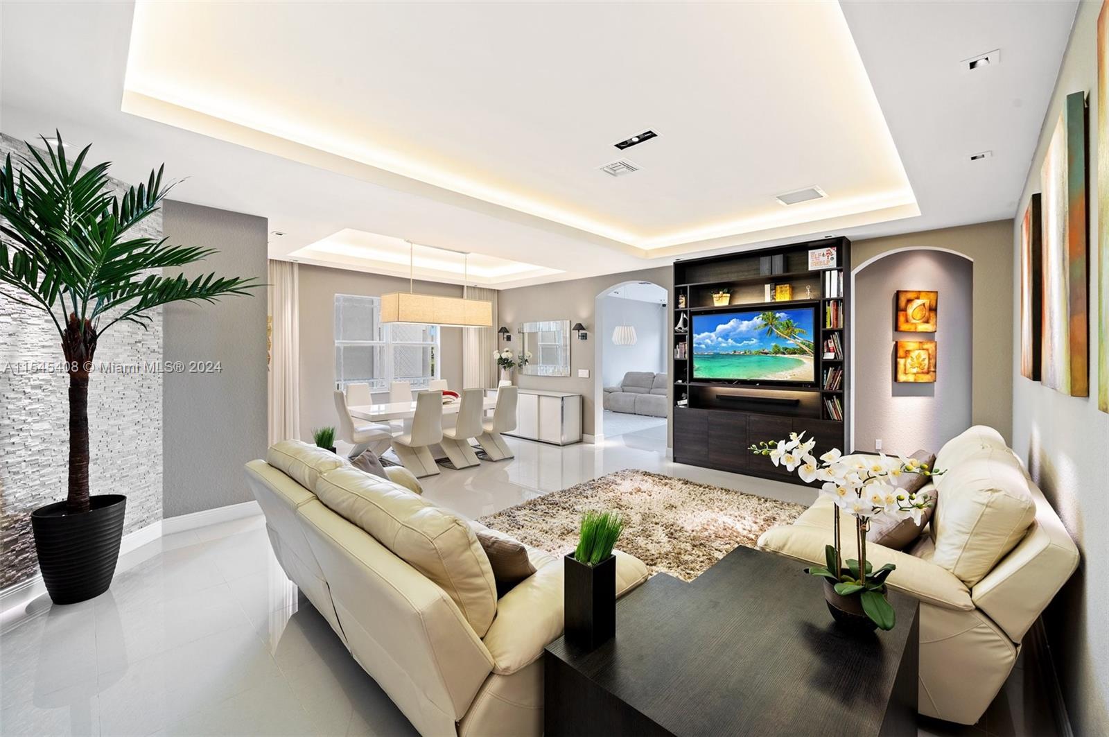 8561 Lakeside Bnd