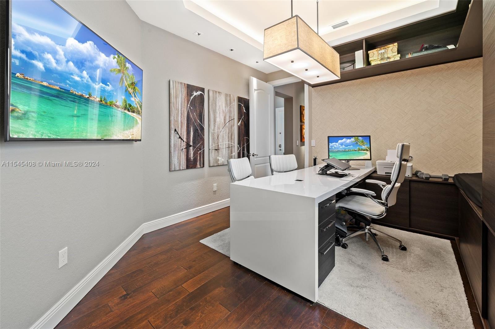 8561 Lakeside Bnd
