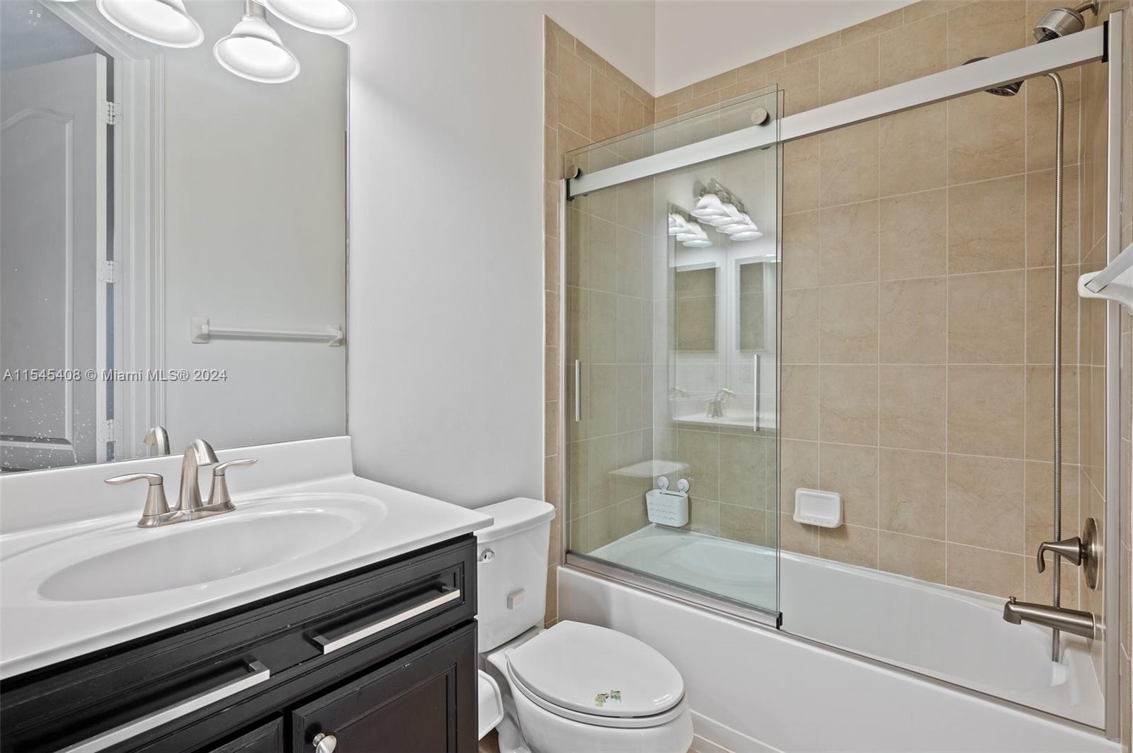 8561 Lakeside Bnd