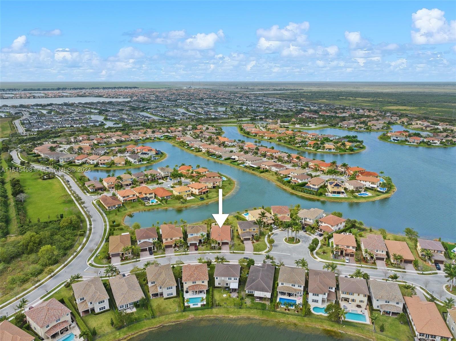 8561 Lakeside Bnd