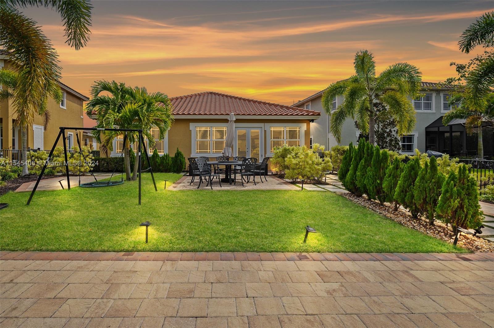 8561 Lakeside Bnd