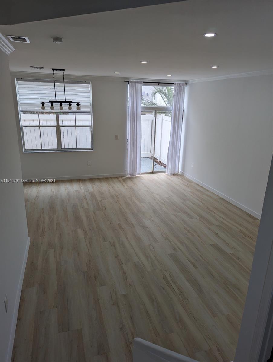 3745 Amalfi Dr
