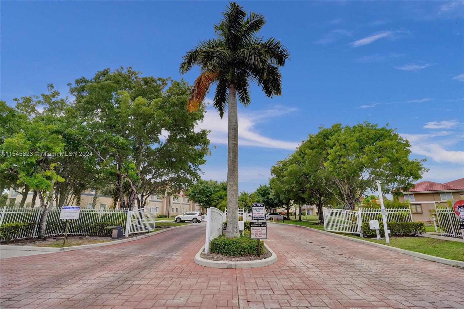 1133 Golden Lakes Blvd # 826