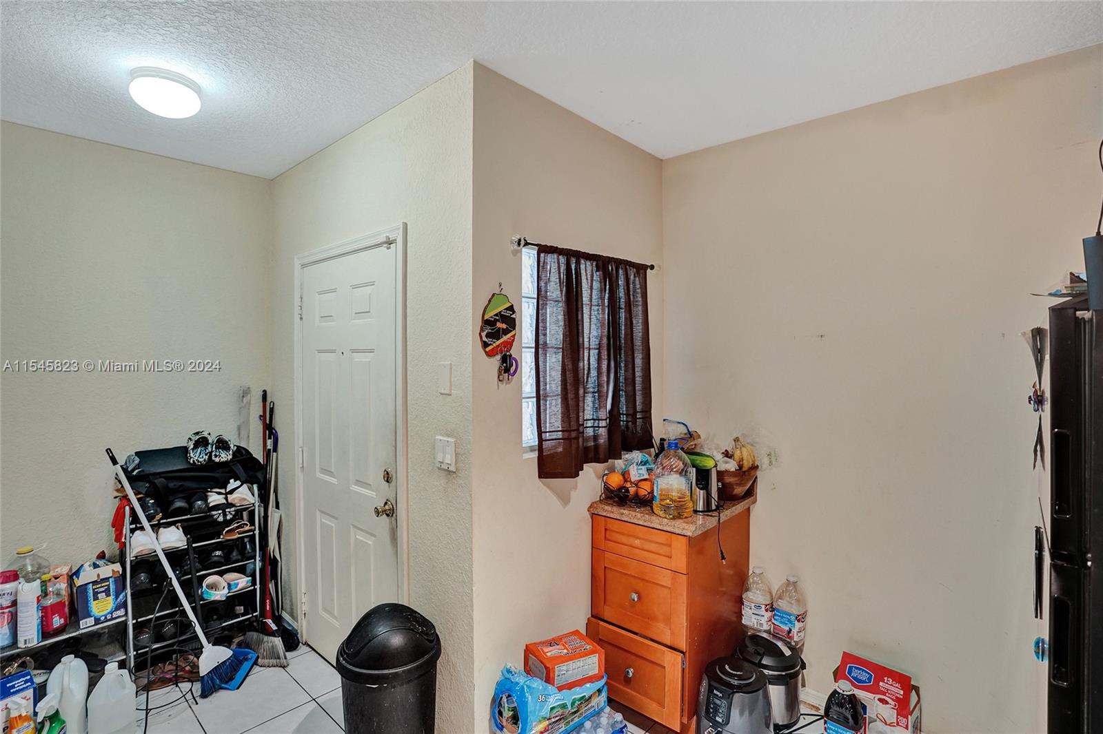 1133 Golden Lakes Blvd # 826