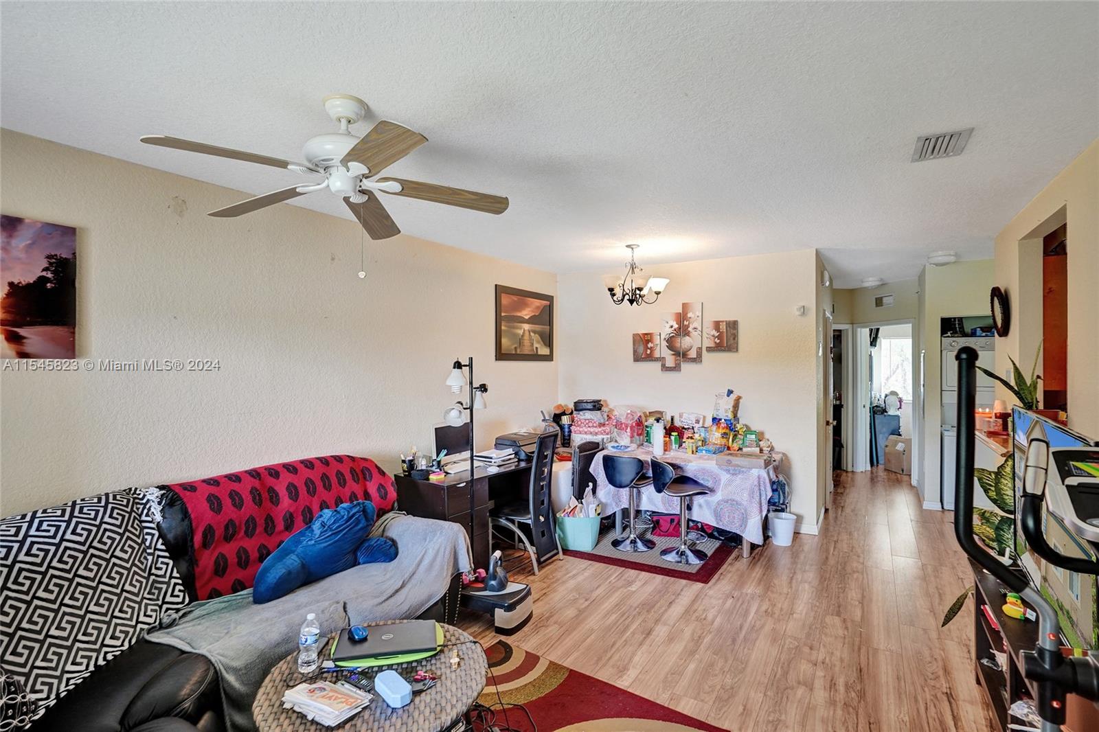 1133 Golden Lakes Blvd # 826