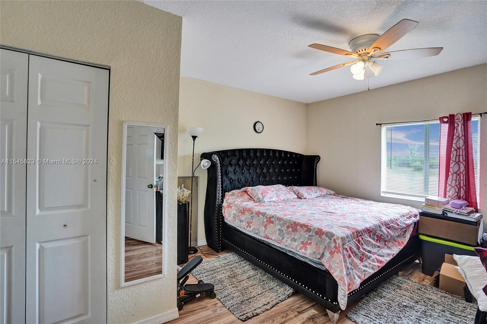 1133 Golden Lakes Blvd # 826