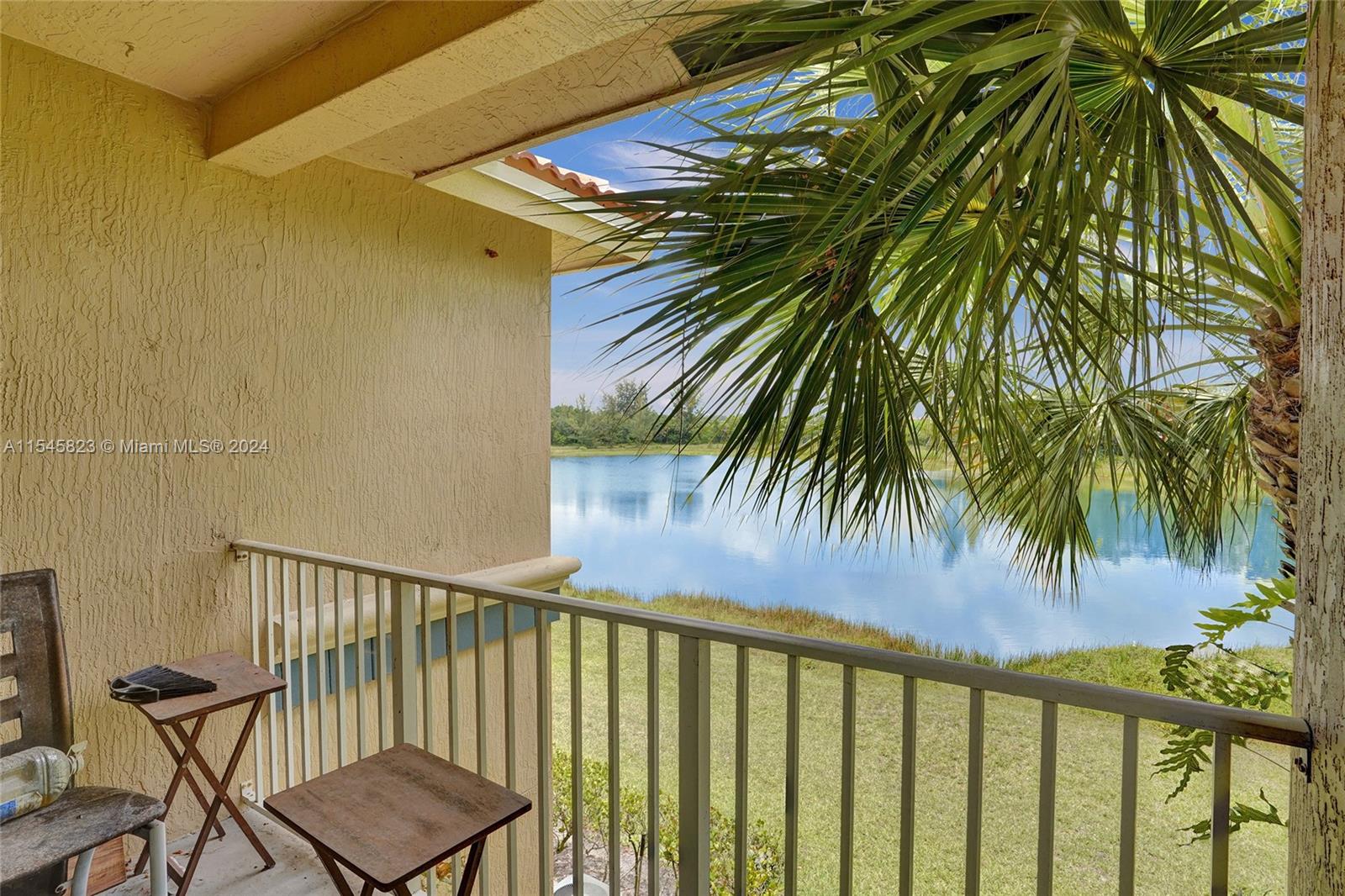 1133 Golden Lakes Blvd # 826