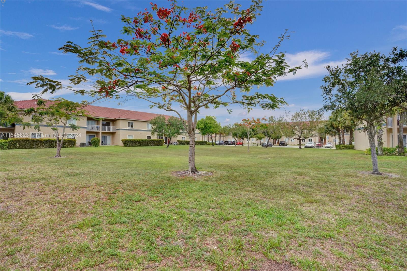 1133 Golden Lakes Blvd # 826