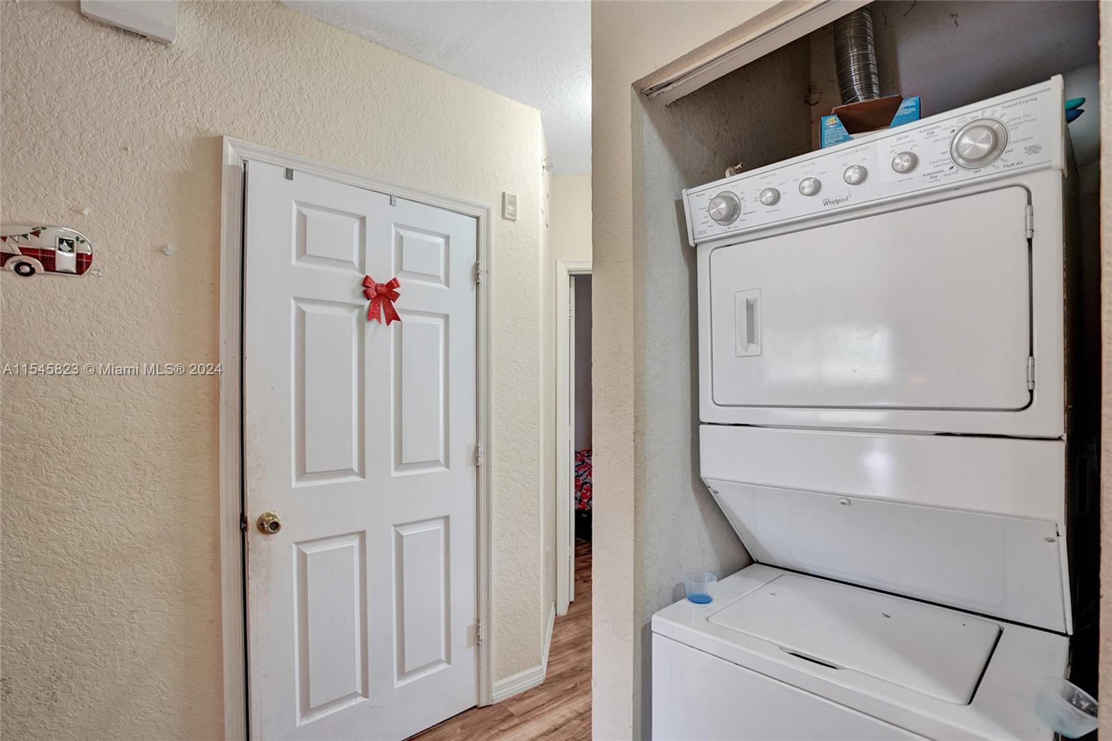 1133 Golden Lakes Blvd # 826