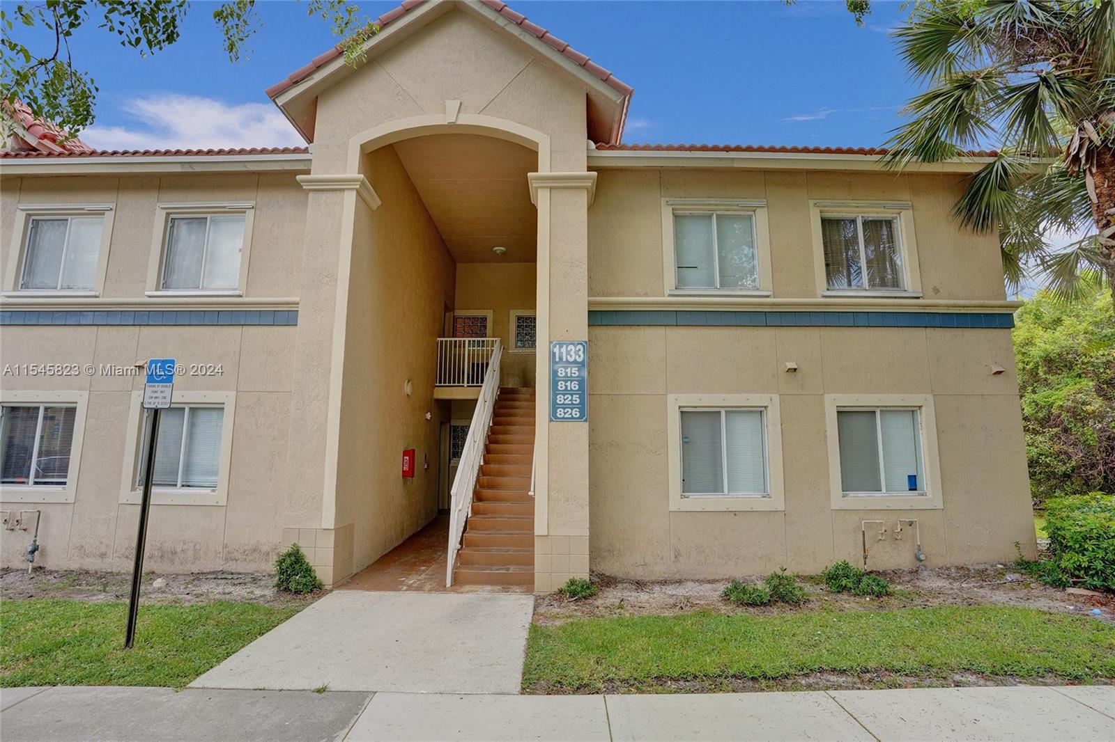 1133 Golden Lakes Blvd # 826