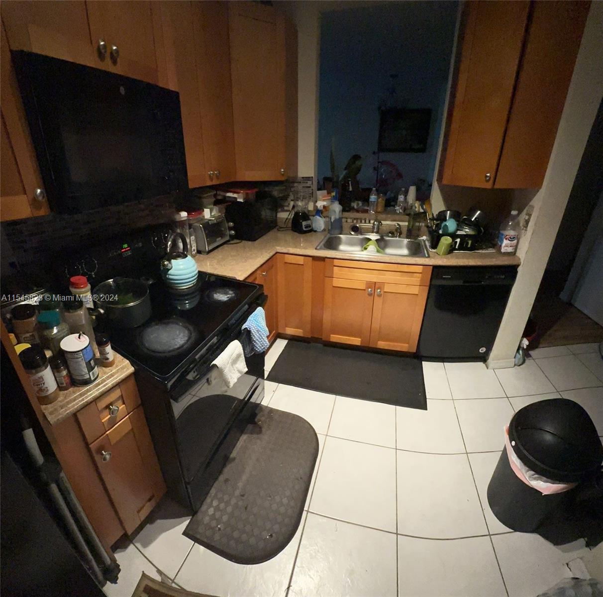 1133 Golden Lakes Blvd # 826