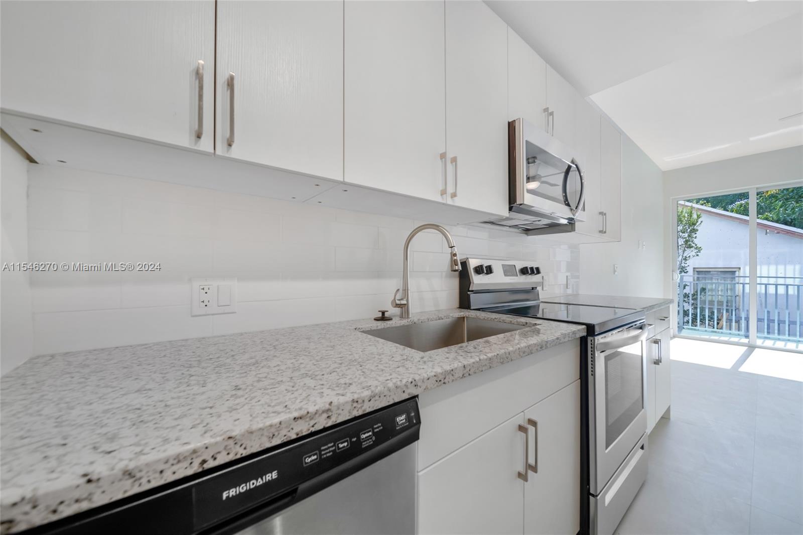 1536 NW 15th Ave # 104