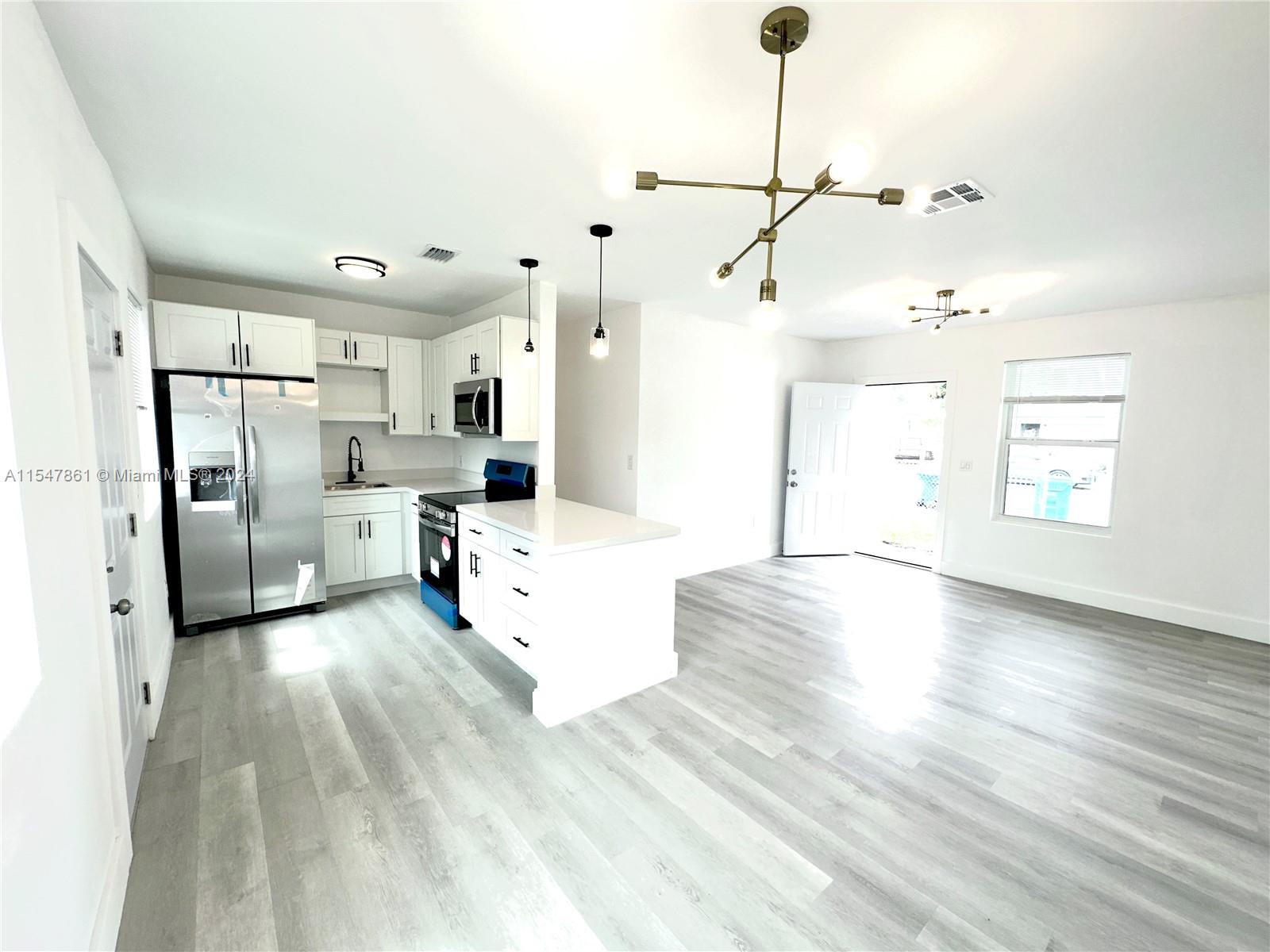 2900 NW 52nd St