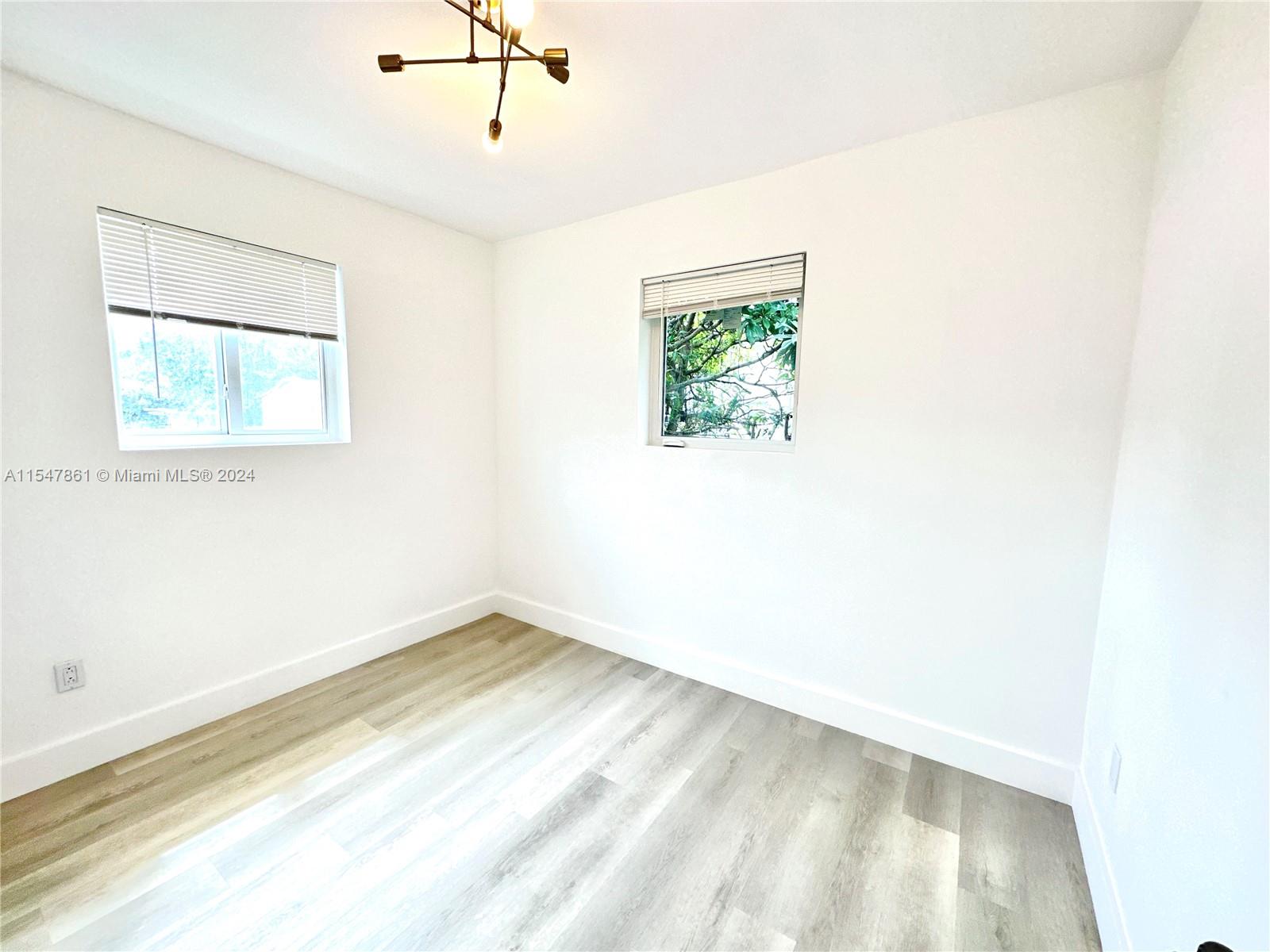 2900 NW 52nd St