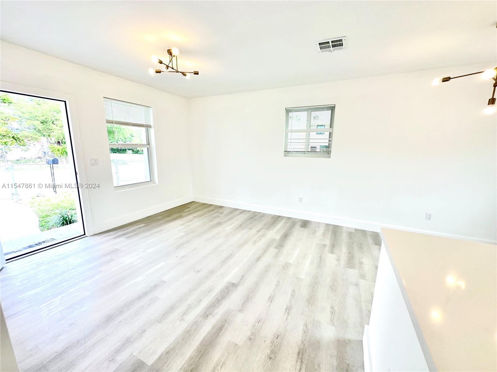 2900 NW 52nd St